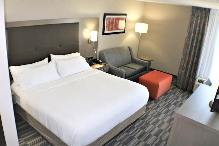Room 14 of 21