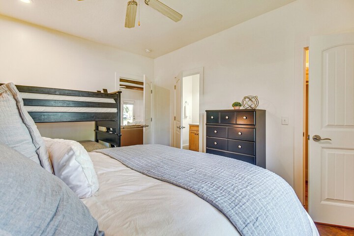 Grand Lake Home w / Community Pool Dock, & Fishing
