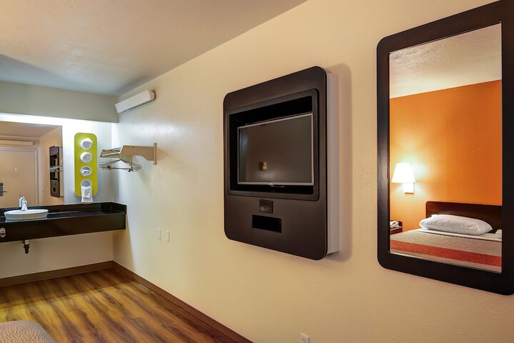 Room 21 of 30