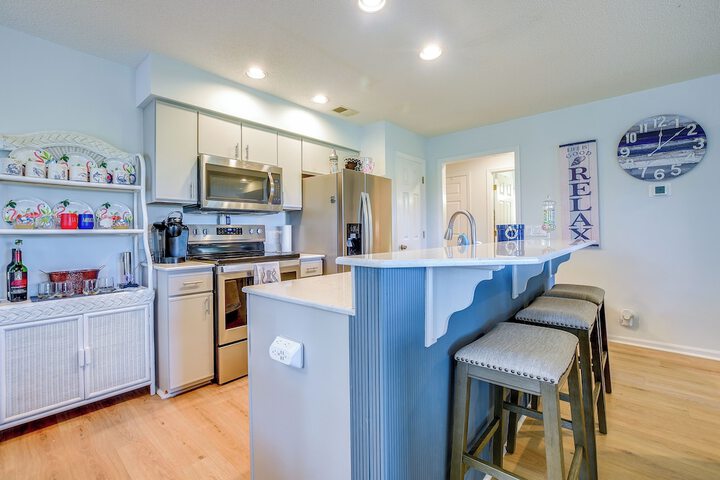 Sunset Beach Condo: Ideal Golfing Getaway!