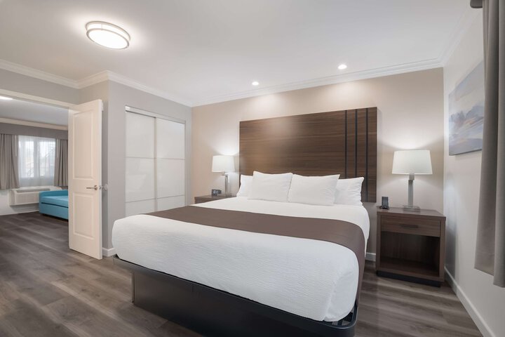 Room 18 of 30