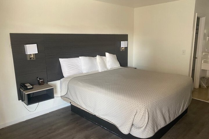 Room 27 of 57