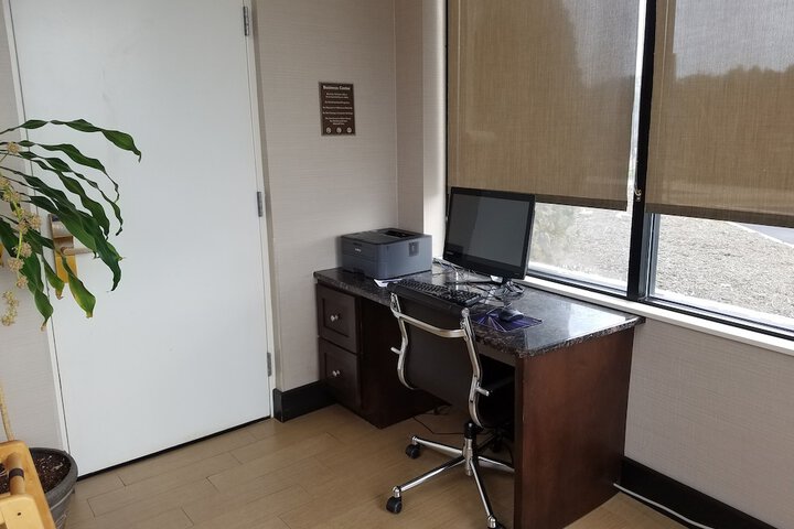 Business Center 69 of 71