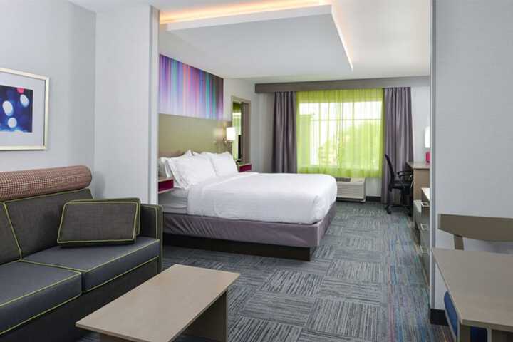 Holiday Inn Express & Suites Shippensburg by IHG