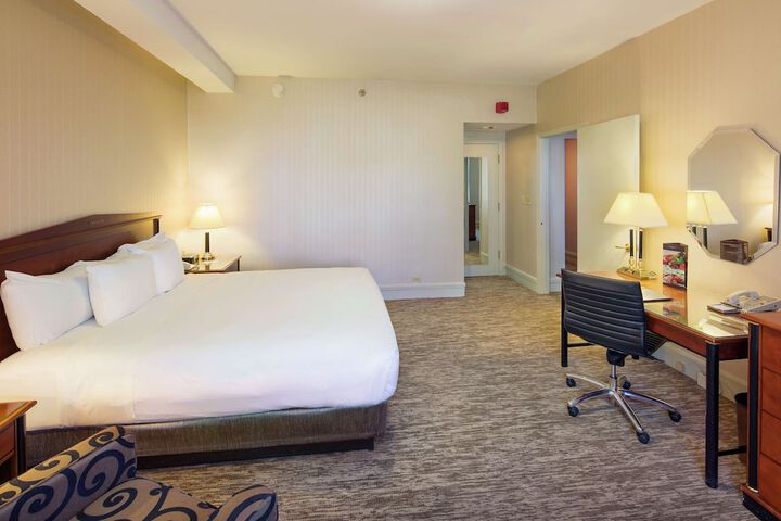Hilton Cincinnati Netherland Plaza