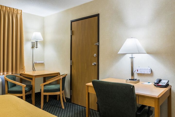 Room 36 of 76