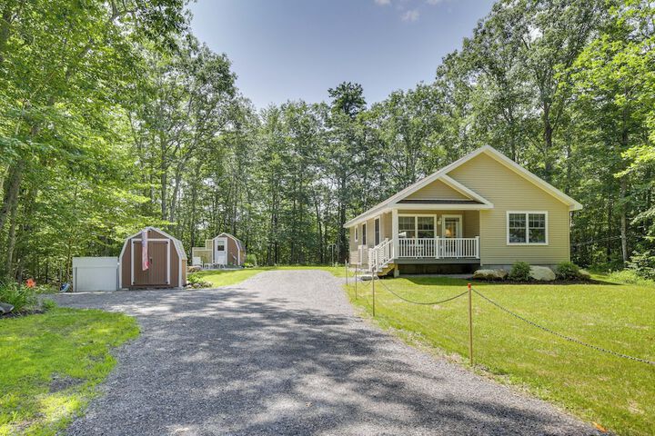 Maine Cottage w / Dock & Kayaks Near Augusta!