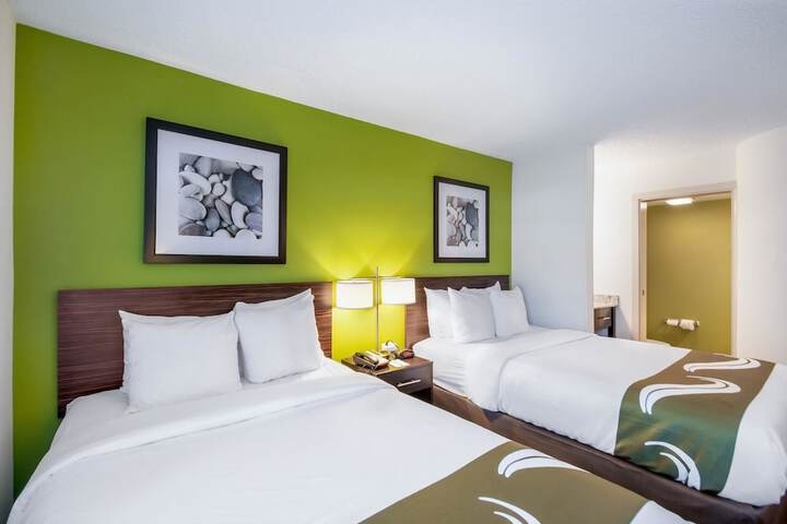 Room 9 of 37