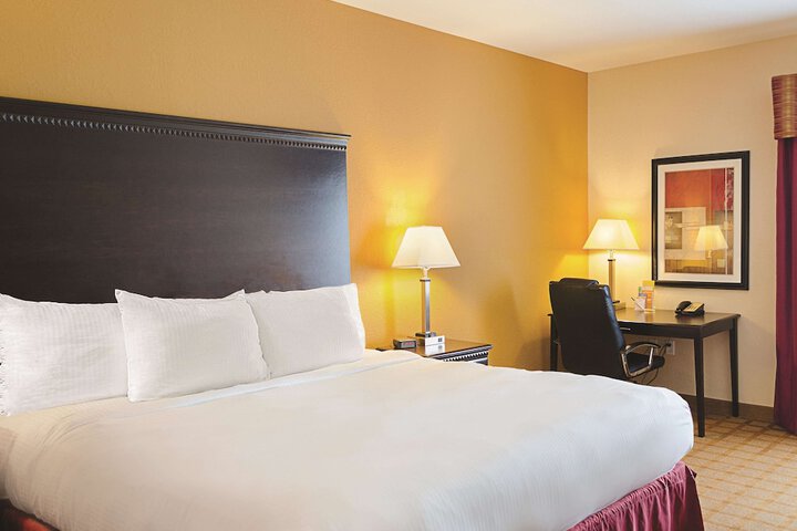 La Quinta Inn & Suites by Wyndham Mobile Satsuma / Saraland