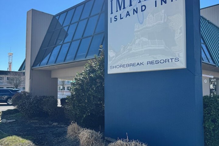 Impala Island Inn