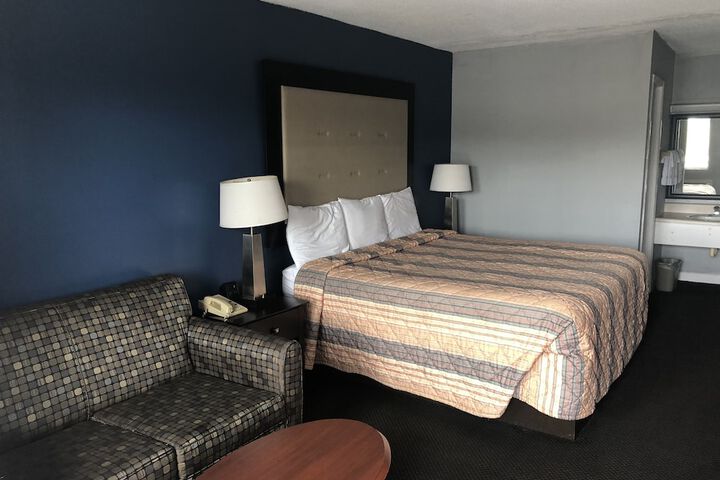 Room 30 of 47