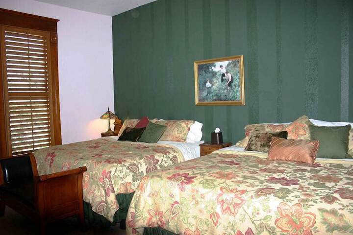 Room 27 of 40