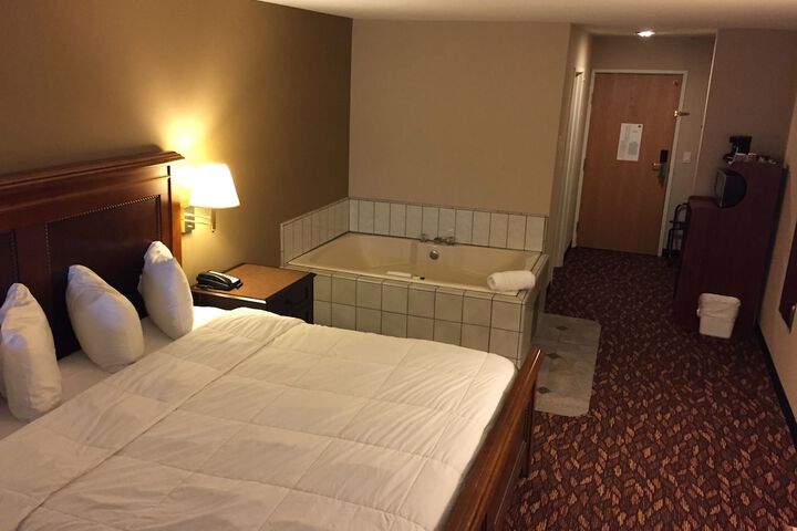 Room 16 of 28