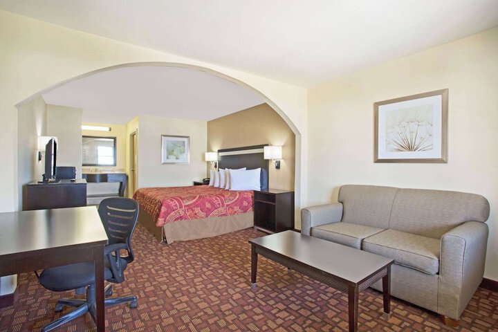 Room 9 of 26