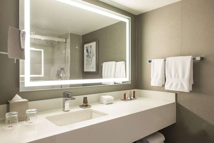 Room 42 of 105