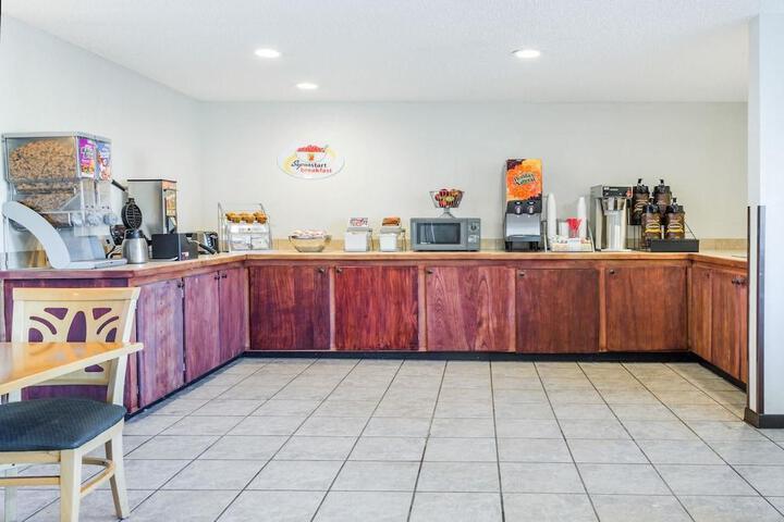 SUPER 8 BY WYNDHAM JOPPA
