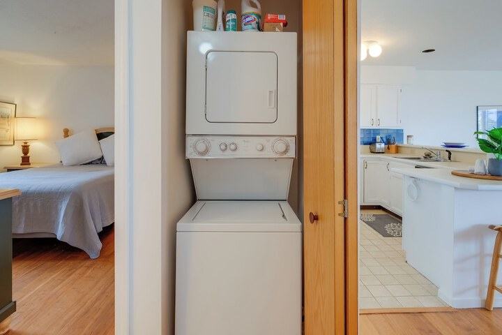 Lakefront Elk Rapids Vacation Rental w / Deck!