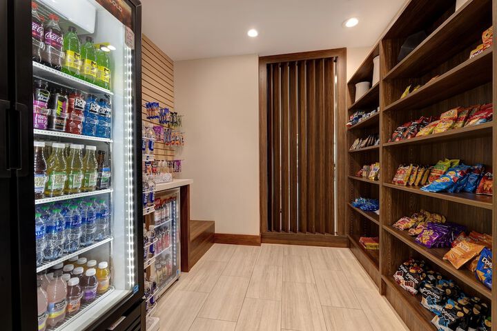 Holiday Inn Express & Suites Grand Rapids South - Wyoming by IHG