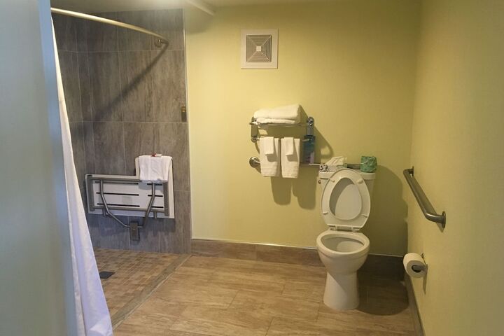 Room 10 of 24