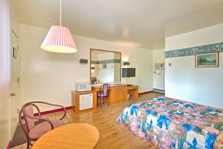 Motel R-100