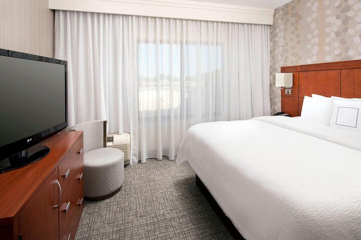 Room 14 of 27