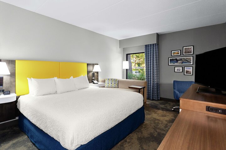 Room 7 of 33