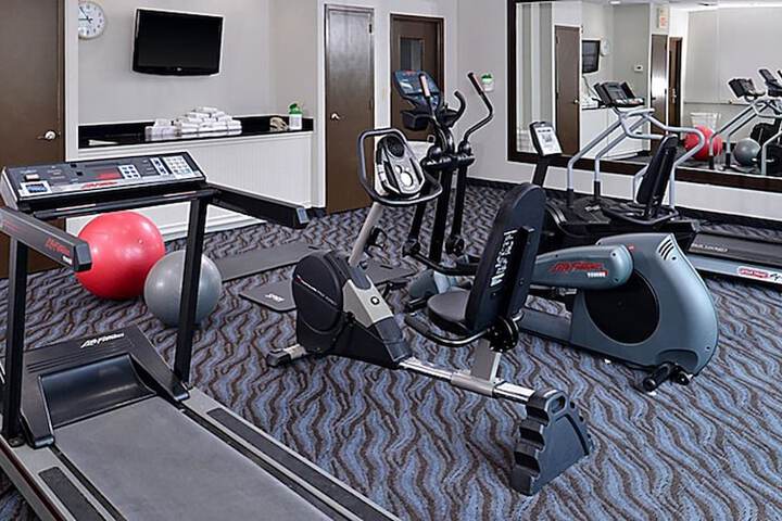 Elimwood Hotel a Ramada by Wyndham