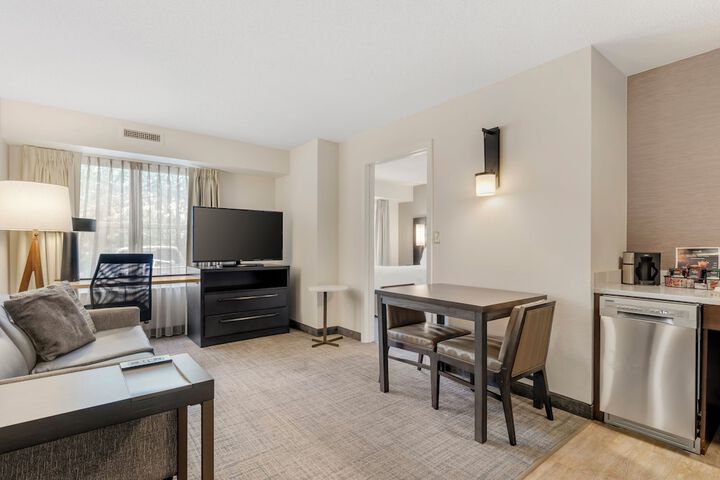 Sonesta ES Suites Fairfax Fair Lakes