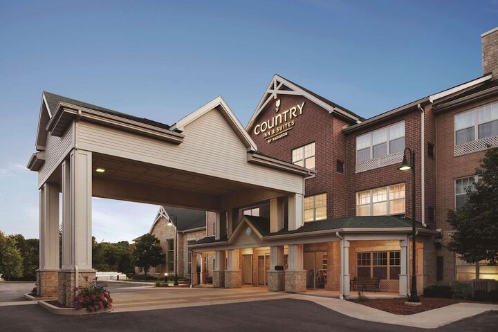 Country Inn & Suites by Radisson Madison Southwest, WI