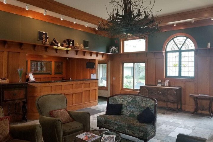 RIVERWOOD INN AND CONFERENCE CENTER