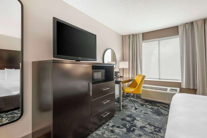 Room 29 of 53
