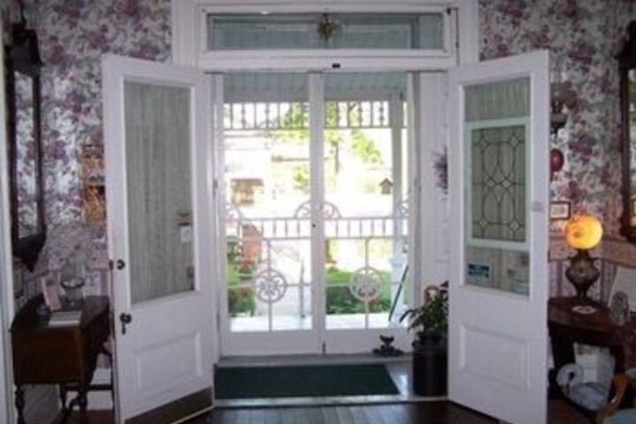 Victorian House Bed & Breakfast