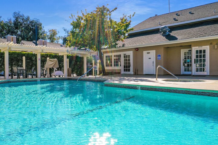 Pool 4 of 43