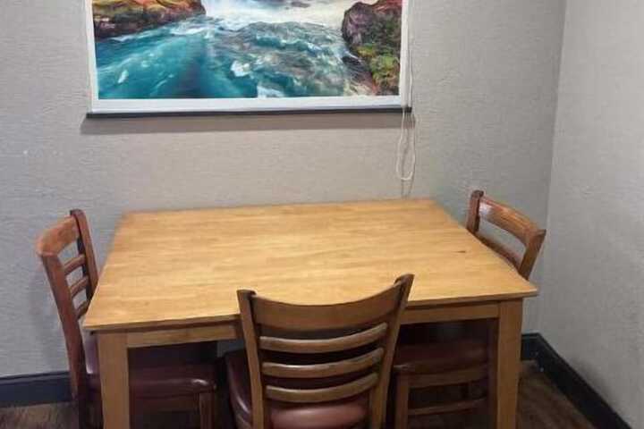Anchorage Inn Lakeport