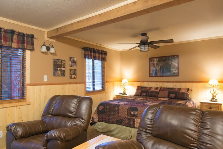 Upper Canyon Inn & Cabins
