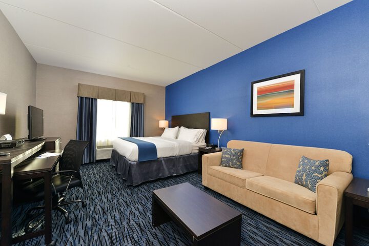 Room 25 of 47