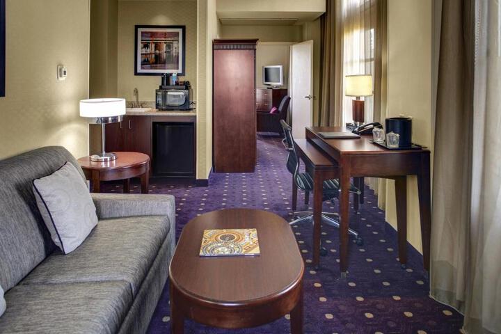 Courtyard by Marriott Kansas City Country Club Plaza