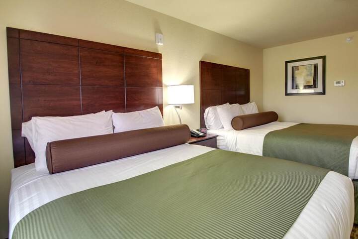 Cobblestone Inn & Suites - Winterset IA