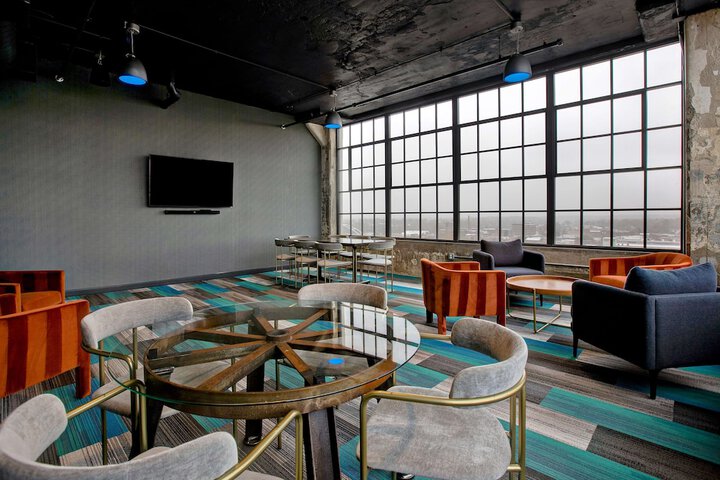 Lounge 61 of 65