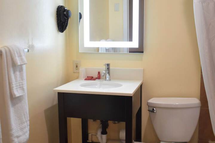 Room 10 of 30