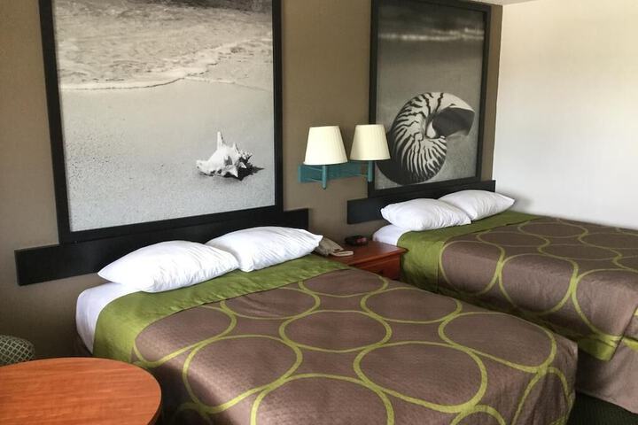Room 13 of 19