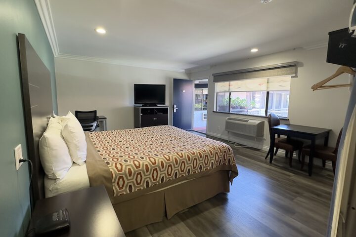 Garden Inn & Suites