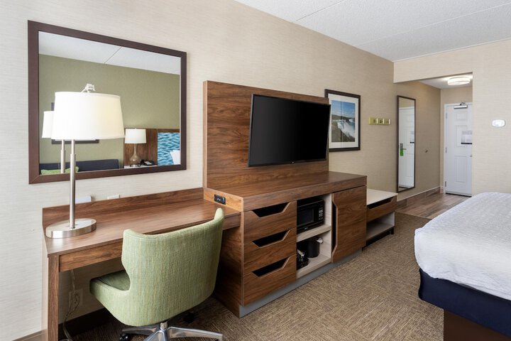 Hampton Inn Buffalo South / I-90