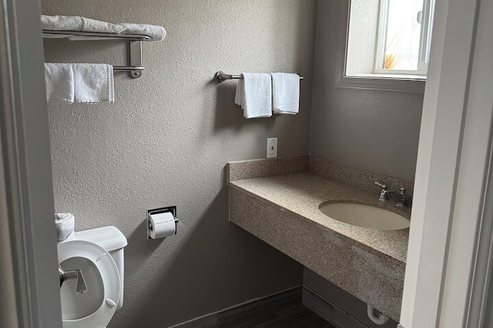 Studio 6 Suites Vancouver Wa - Waterfront