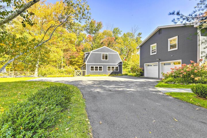 Modern Escape w / Fire Pit Near Lake Waramaug