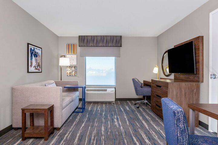 Room 17 of 38