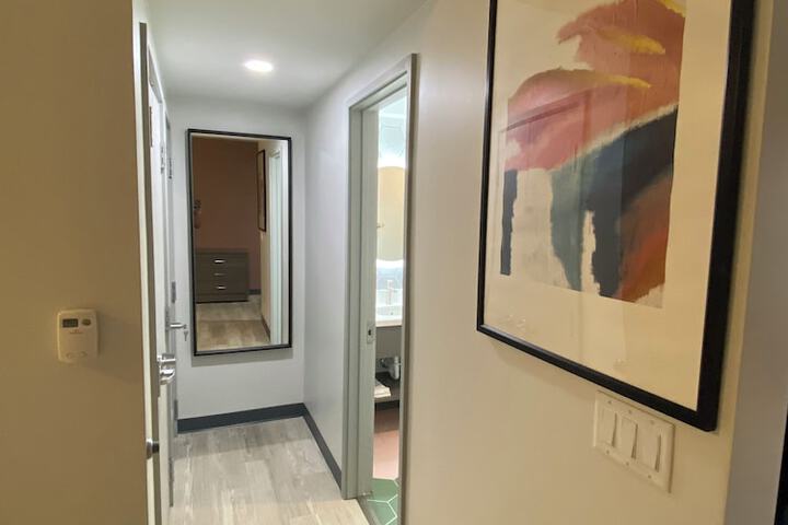 Room 35 of 81