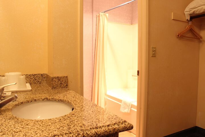 Room 16 of 21