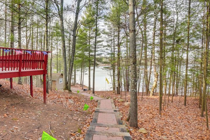 Lakefront Rhinelander Cabin w / Dock & Fire Pit!