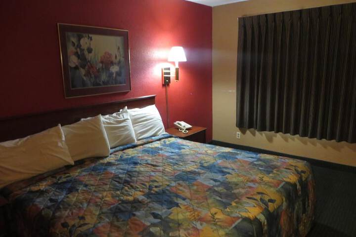 Room 33 of 58